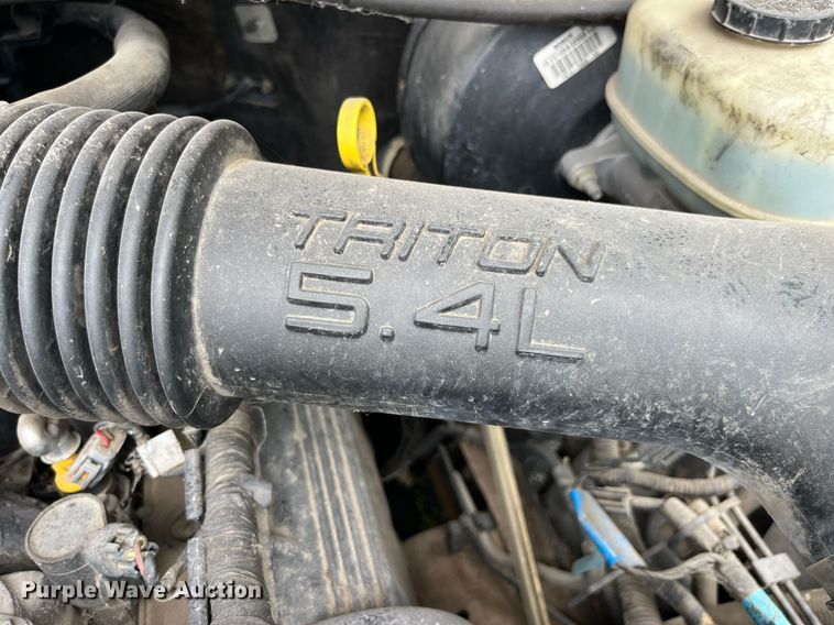 image for item DP0493 2002 Ford F350 Super Duty XL  Crew Cab pickup truck