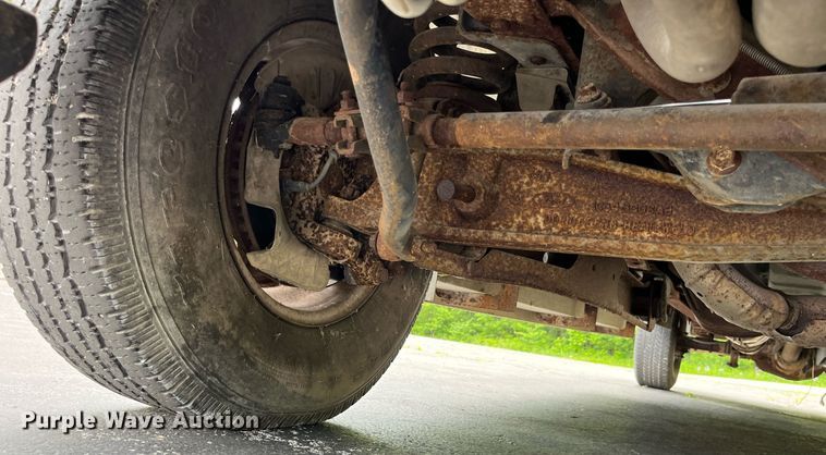 image for item DP0493 2002 Ford F350 Super Duty XL  Crew Cab pickup truck