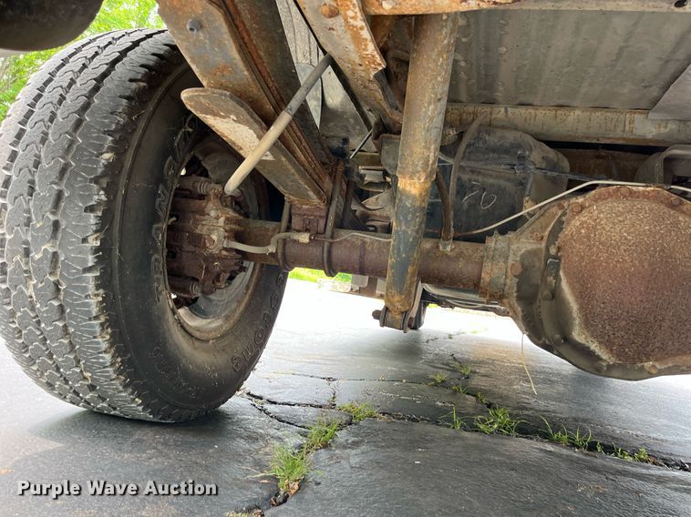 image for item DP0493 2002 Ford F350 Super Duty XL  Crew Cab pickup truck