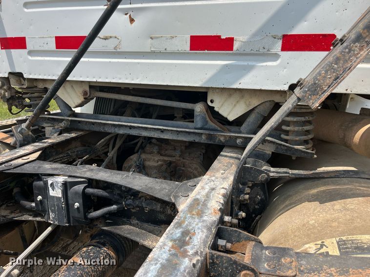 image for item DP0494 2000 Volvo VNM  semi truck