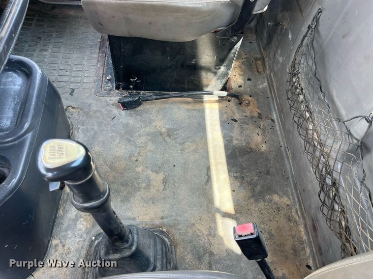 image for item DP0494 2000 Volvo VNM  semi truck