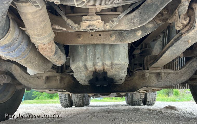 image for item DP0494 2000 Volvo VNM  semi truck