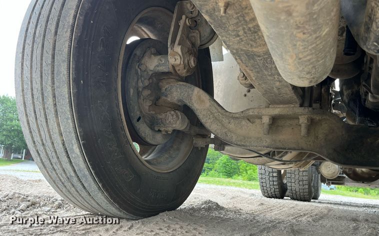 image for item DP0494 2000 Volvo VNM  semi truck