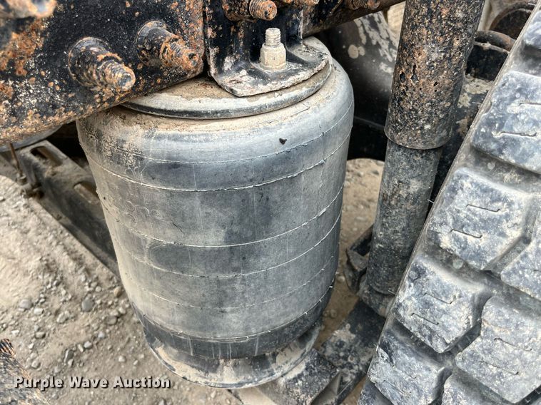 image for item DP0494 2000 Volvo VNM  semi truck