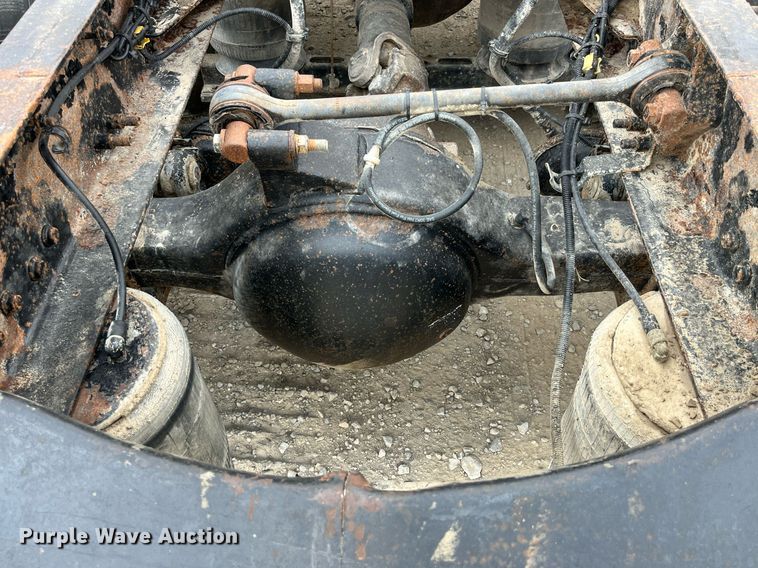 image for item DP0494 2000 Volvo VNM  semi truck