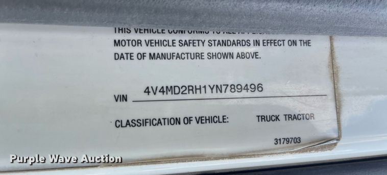 image for item DP0494 2000 Volvo VNM  semi truck