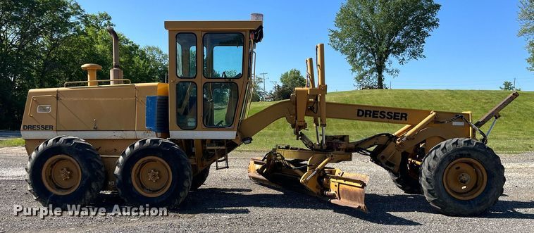 image for item DP0495 1992 Dresser 850  motor grader