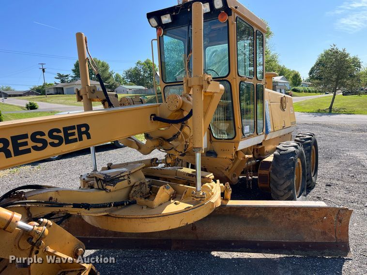 image for item DP0495 1992 Dresser 850  motor grader