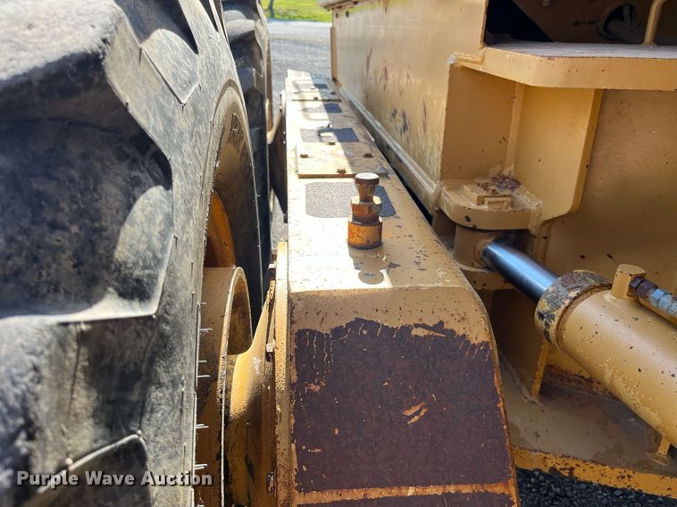 image for item DP0495 1992 Dresser 850  motor grader