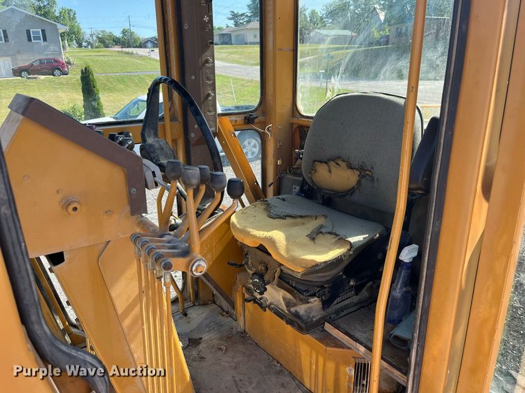 image for item DP0495 1992 Dresser 850  motor grader