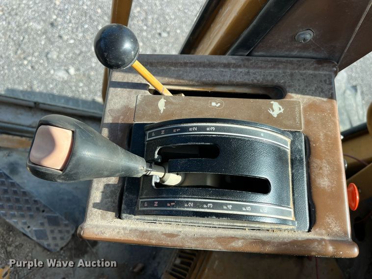 image for item DP0495 1992 Dresser 850  motor grader