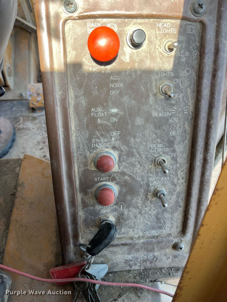 image for item DP0495 1992 Dresser 850  motor grader