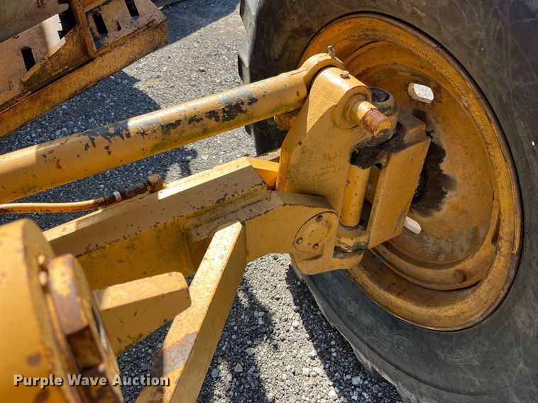 image for item DP0495 1992 Dresser 850  motor grader