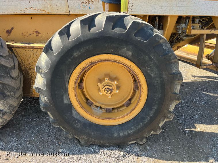 image for item DP0495 1992 Dresser 850  motor grader