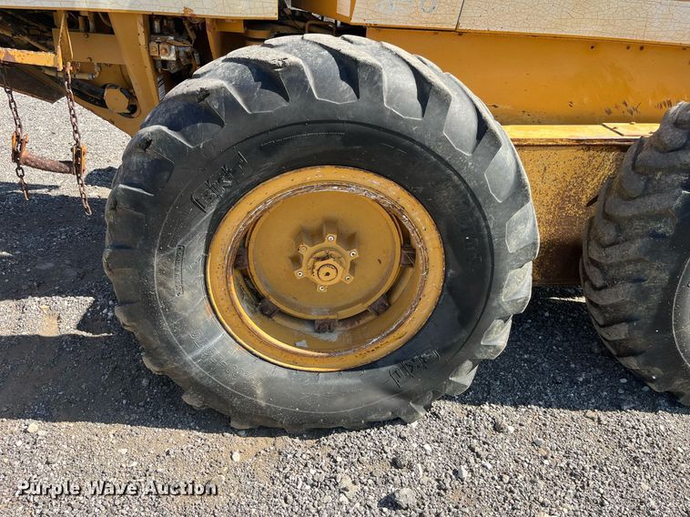 image for item DP0495 1992 Dresser 850  motor grader