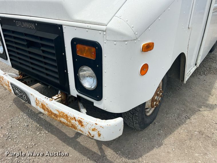 image for item DP0499 1990 Chevrolet P30  delivery van