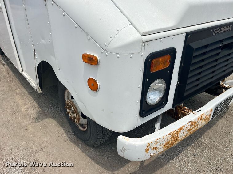 image for item DP0499 1990 Chevrolet P30  delivery van