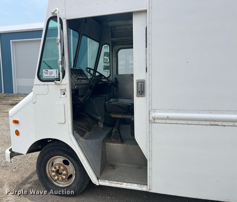 image for item DP0499 1990 Chevrolet P30  delivery van