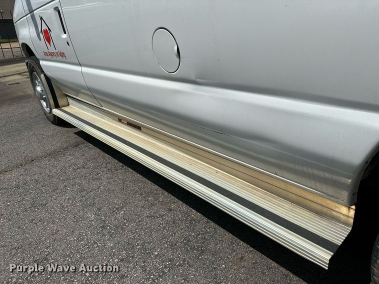 image for item DP3110 2013 Ford E350 Super Duty  van