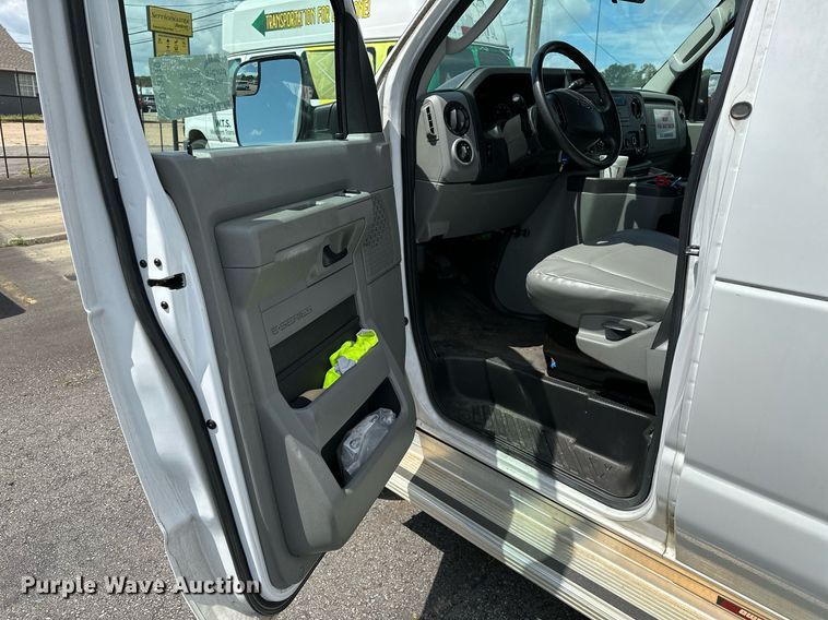image for item DP3110 2013 Ford E350 Super Duty  van