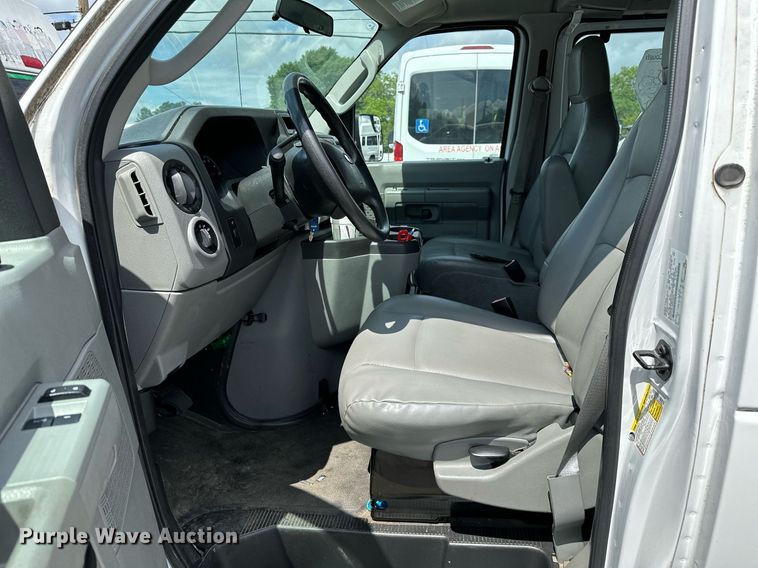 image for item DP3110 2013 Ford E350 Super Duty  van