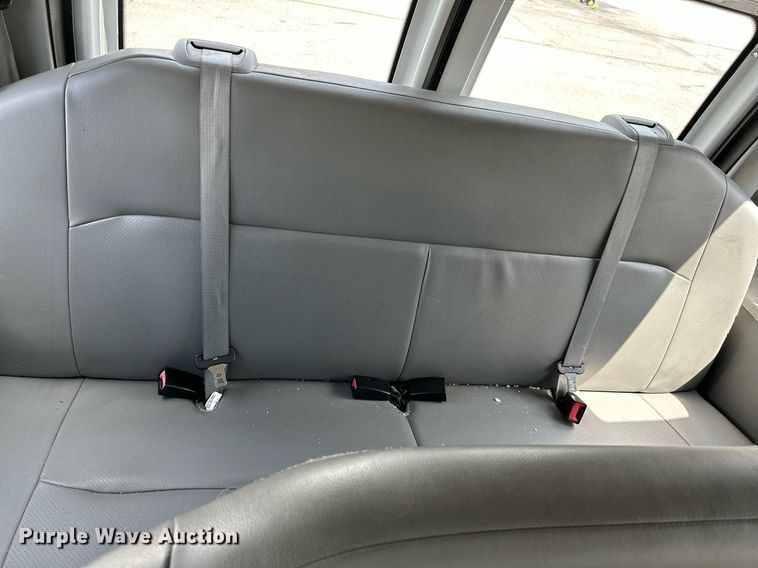 image for item DP3110 2013 Ford E350 Super Duty  van