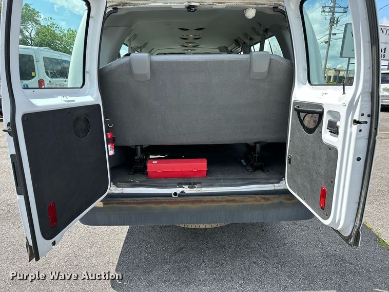 image for item DP3110 2013 Ford E350 Super Duty  van