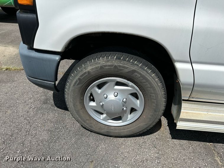 image for item DP3110 2013 Ford E350 Super Duty  van