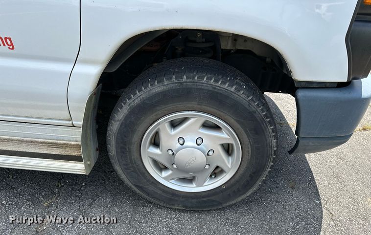 image for item DP3110 2013 Ford E350 Super Duty  van