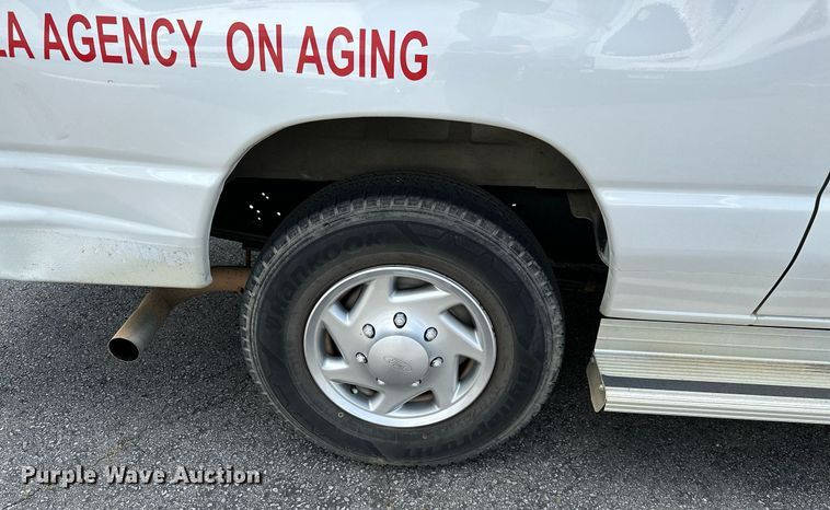 image for item DP3110 2013 Ford E350 Super Duty  van