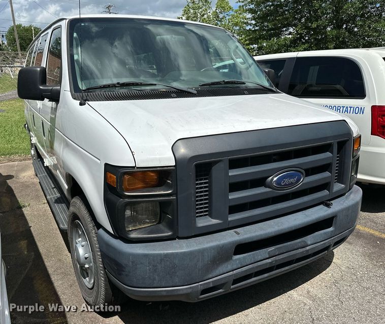 image for item DP3111 2013 Ford E350 Super Duty  van