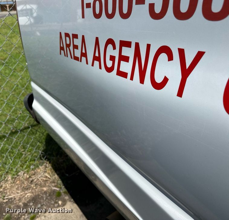 image for item DP3111 2013 Ford E350 Super Duty  van