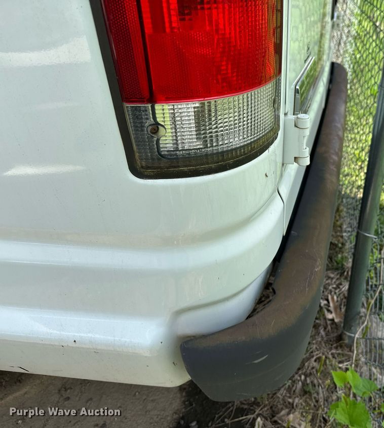 image for item DP3111 2013 Ford E350 Super Duty  van