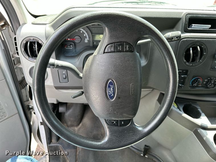 image for item DP3111 2013 Ford E350 Super Duty  van