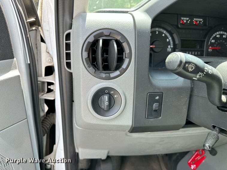 image for item DP3111 2013 Ford E350 Super Duty  van