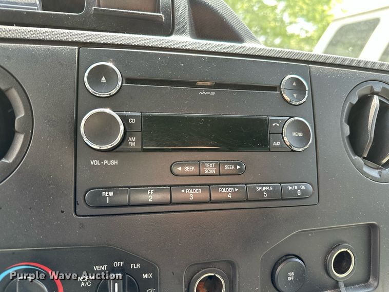 image for item DP3111 2013 Ford E350 Super Duty  van