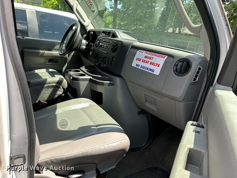 image for item DP3111 2013 Ford E350 Super Duty  van