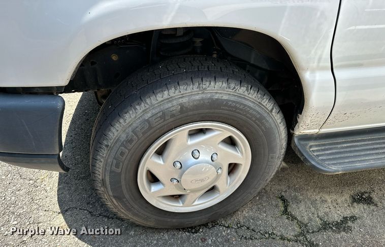 image for item DP3111 2013 Ford E350 Super Duty  van