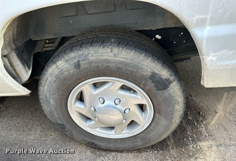 image for item DP3111 2013 Ford E350 Super Duty  van