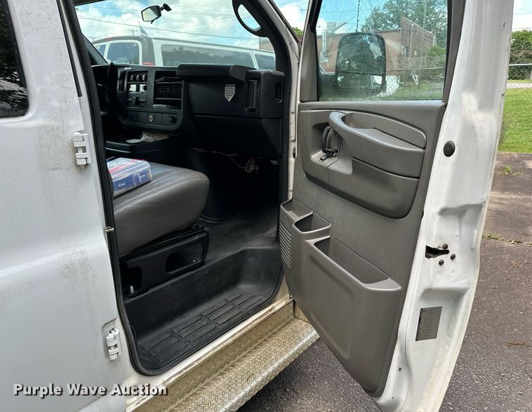 image for item DP3113 2014 Chevrolet Express 3500  van