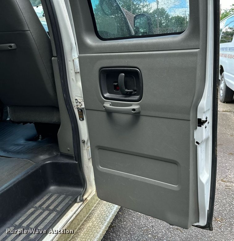 image for item DP3113 2014 Chevrolet Express 3500  van