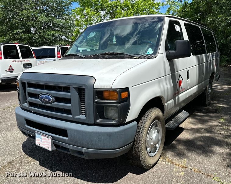 image for item DP3114 2013 Ford E350 Super Duty XL  van