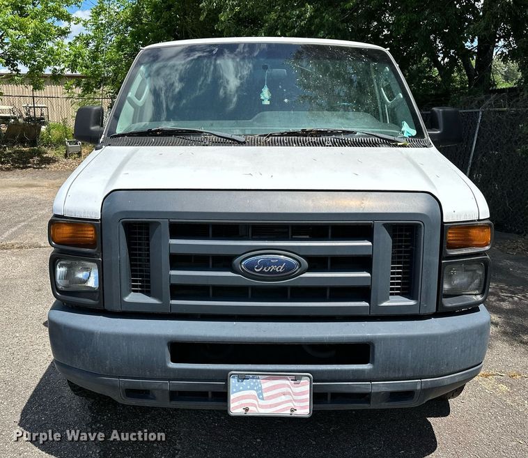 image for item DP3114 2013 Ford E350 Super Duty XL  van