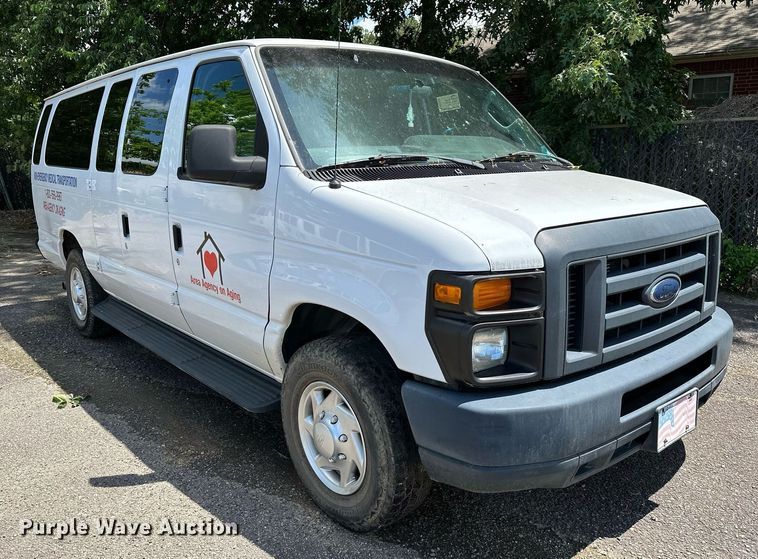 image for item DP3114 2013 Ford E350 Super Duty XL  van