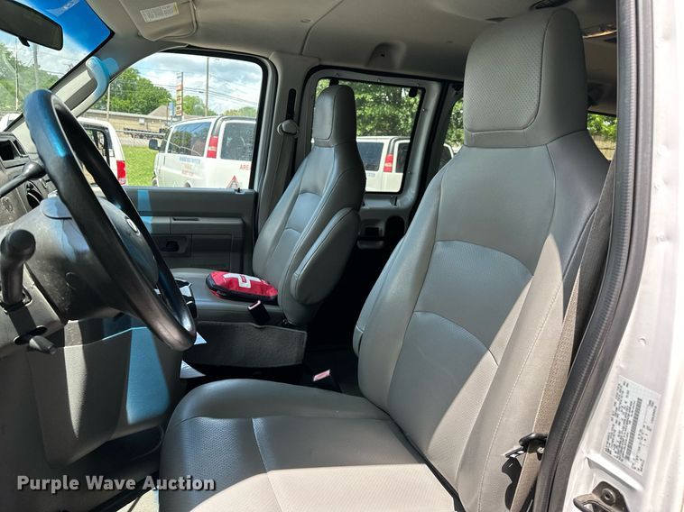 image for item DP3114 2013 Ford E350 Super Duty XL  van