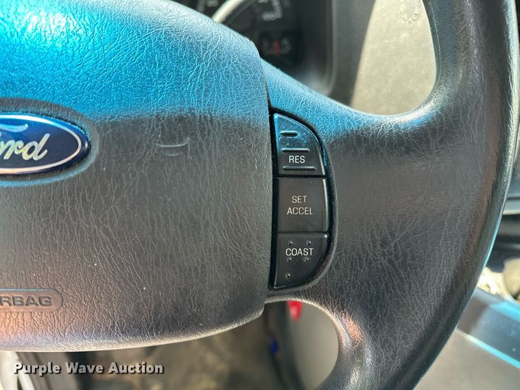 image for item DP3114 2013 Ford E350 Super Duty XL  van