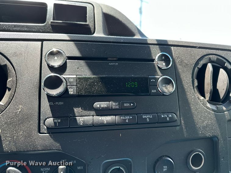 image for item DP3114 2013 Ford E350 Super Duty XL  van