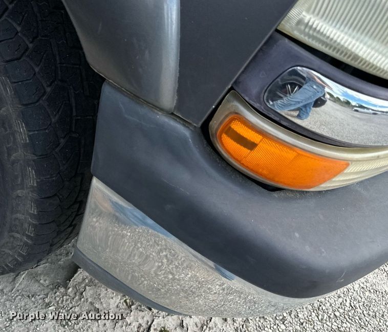 image for item DP3133 2000 Chevrolet Silverado 1500  Ext. Cab pickup truck