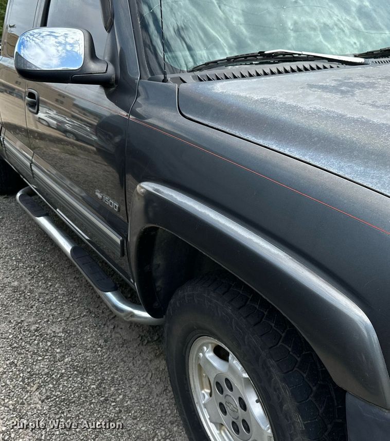 image for item DP3133 2000 Chevrolet Silverado 1500  Ext. Cab pickup truck