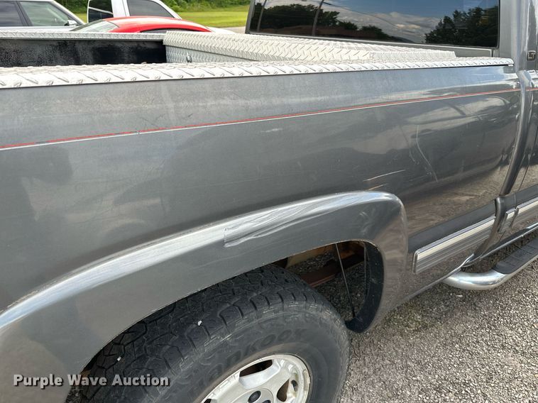 image for item DP3133 2000 Chevrolet Silverado 1500  Ext. Cab pickup truck